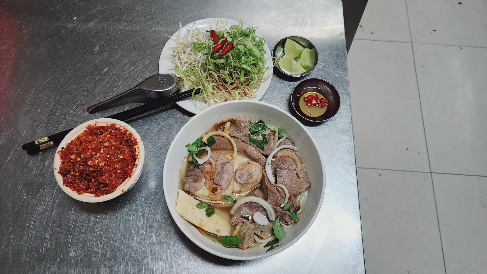 Bún Bò Chả Bò Viên - 50.000 ₫ tại Bún Bò Huế 14B