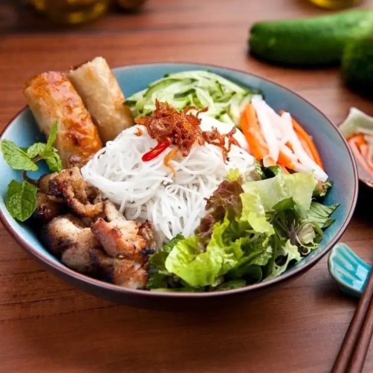Bún thịt nướng chả giò - 50.000 ₫ tại Cô Điệp - Bánh Ướt & Bún Thịt Nướng - Nguyễn Hữu Cảnh