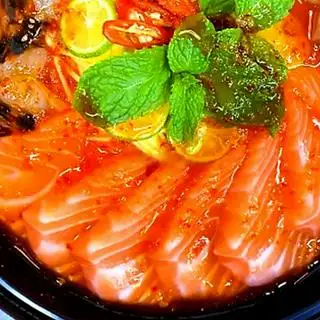 Cá Hồi Sốt Thái  - 135.000 ₫ tại Gấu Sushi - Phạm Thị Tánh