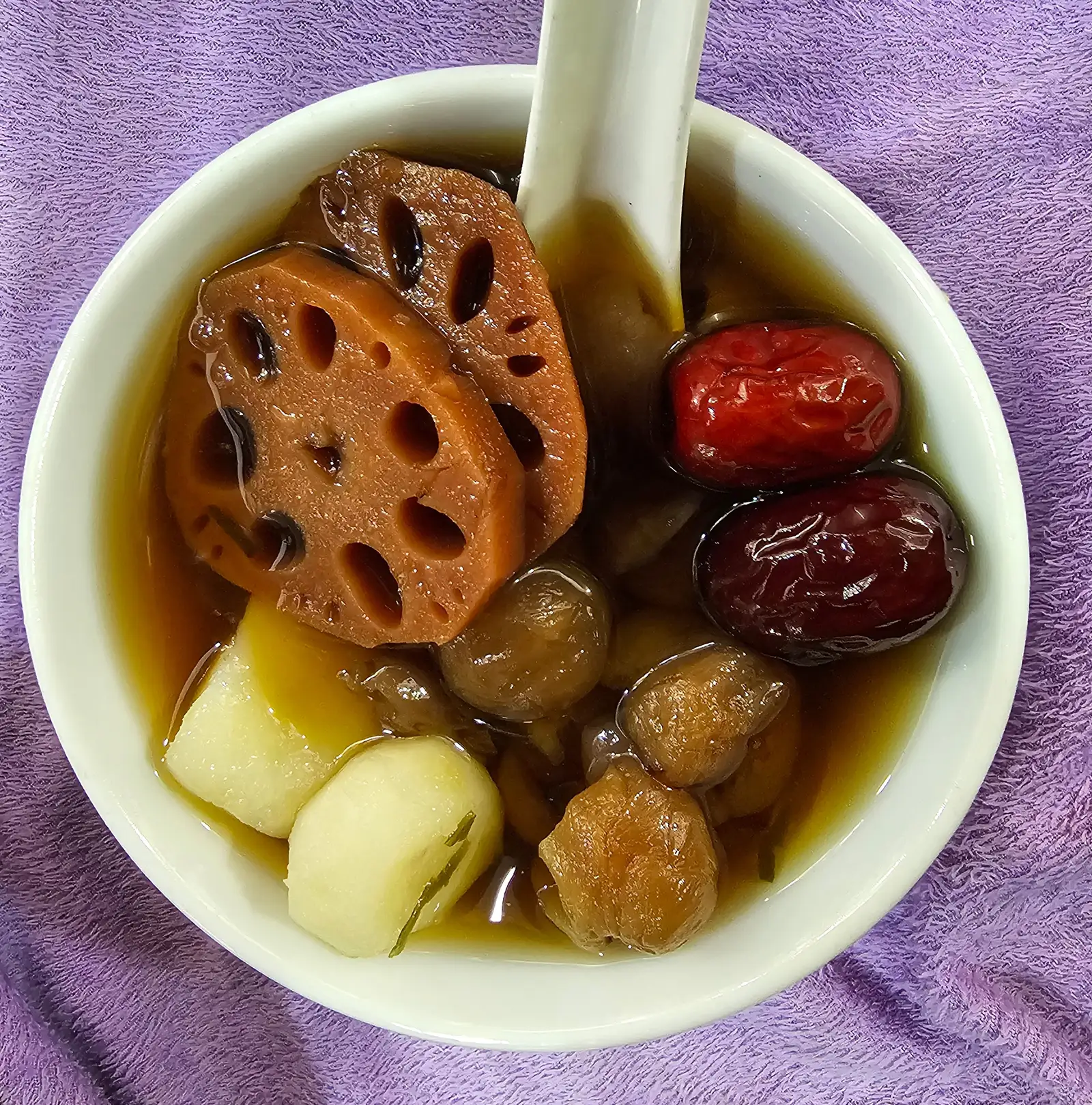 Chè củ sen - củ năng - táo - nhãn - 38.000 ₫ tại Sâm Bổ Lượng 399 - Nguyễn Đình Chiểu