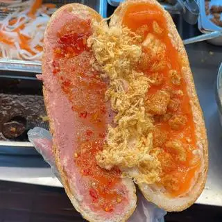 Bánh Mì Ép Nóng (bơ cốm, bơ gấc) - 30.000 ₫ tại Anh Trai - Bánh Mì & Drink - Lê Văn Lương