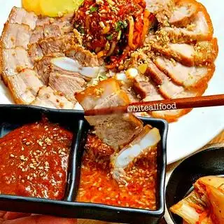 Hình ảnh 보쌈 250g - Thịt Ba Chỉ Hầm Rút Xương