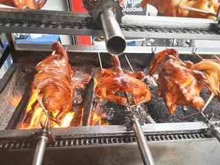 Hình ảnh Gà nướng muối ớt nguyên con