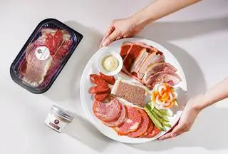 Thịt nguội tổng hợp nhỏ - 155.000 ₫ tại Nguyên Sinh 1942 - Pate Giò Chả Bánh Mì - Trần Đình Xu