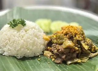 Hình ảnh Cơm bò xào dưa