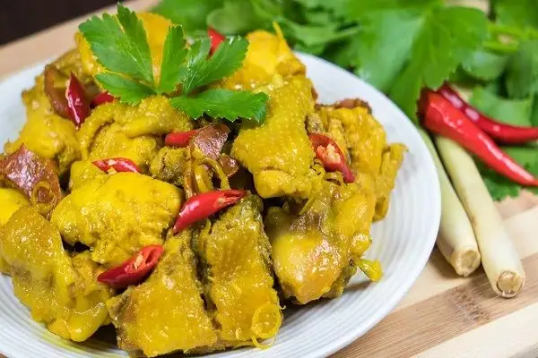 Cơm - gà kho sả gừng - 65.000 ₫ tại Cơm Ngọc Hà - Ngô Tất Tố