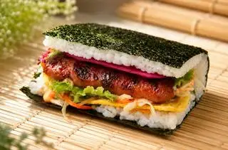 Hình ảnh Cơm Kẹp Nem Nướng