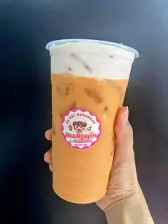 Hình ảnh Trà sữa Thái đỏ trân châu đen kem machiato