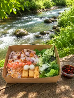 Hình ảnh Bún nước tương heo quay tôm trứng cút