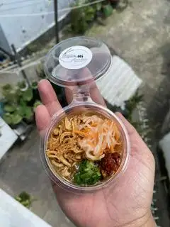 TƯƠNG ĐẬU PHỘNG NHỎ thêm - 8.000 ₫ tại Cô Nị - Bánh Tráng Trộn, Mì Trộn & Gỏi Cuốn - Phan Văn Trị