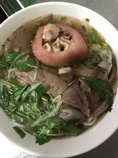 Hình ảnh Bún bò thêm giò