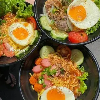 Mì trộn Trứng+xúc xích  - 45.000 ₫ tại Bé Ú - Xôi Mặn & Xôi Gà - Hoàng Diệu