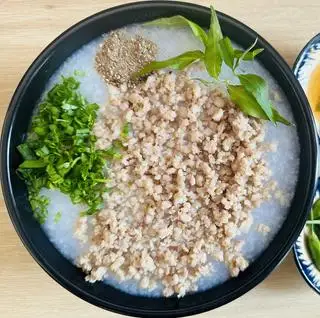 Cháo bò bằm - 57.000 ₫ tại Cháo Sườn & Mì Trộn HaBi A Péo’S - Nguyễn Gia Trí