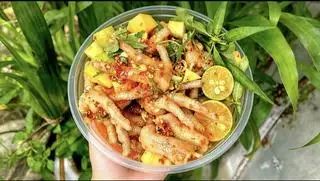 Hình ảnh Chân gà sốt Thái - size lớn
