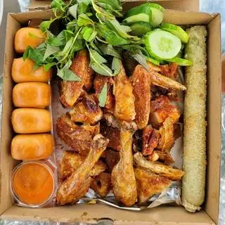 Hình ảnh Gà Nướng Cơm Lam + Bánh Bao Mr Bắp 