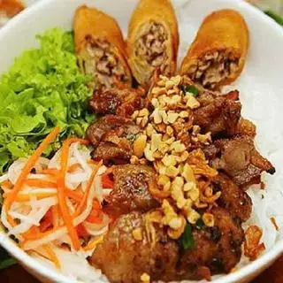 Bún thịt nướng đầy đủ  - 52.000 ₫ tại Bún Thịt Nướng Anh Phúc Cư Xá Hòa Bình - Hòa Bình