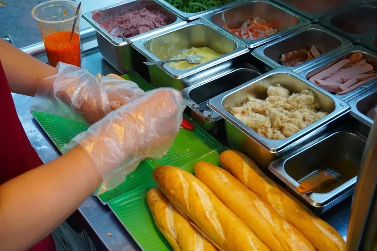 Bánh Mì Que Chứng Chiên - 23.000 ₫ tại Bánh Mì Que Đà Nẵng & Burger - Xóm Chiếu    