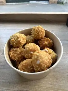 Hình ảnh Nem chua rán phomai