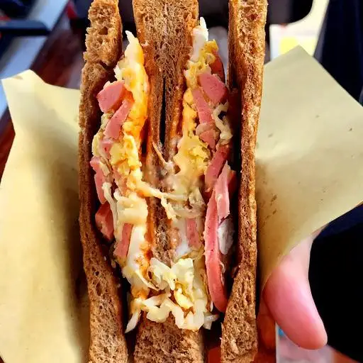 Sandwich Ngũ Cốc - Trứng - Xúc Xích - Phomai - 50.000 ₫ tại Sandwich Bamking  - Nguyễn Thị Thập