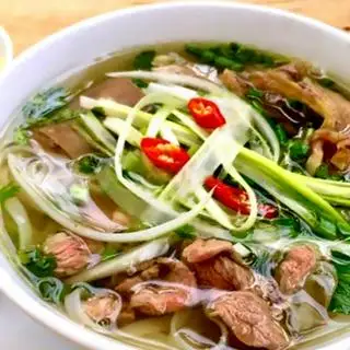 Đầy đủ đặc biệt - 65.000 ₫ tại Phở Chú Thoon - Nguyễn Đình Chiểu