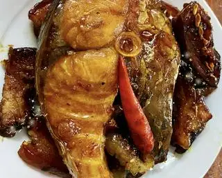 Hình ảnh Cơm cá kho mềm