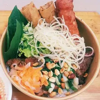 Bún Thịt Nướng + Nem + Chả Giò + Bì thính - 55.000 ₫ tại Bún Thịt Nướng - Ông Mập - Nguyễn Hồng Đào