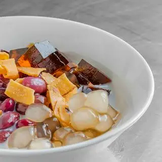 Chè Đậu Đỏ Tươi Đà Lạt  - 18.000 ₫ tại Cơm Trộn & Mì Trộn 251 - Bàu Cát