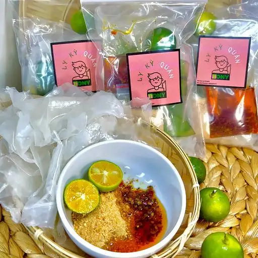 Bánh tráng muối nhuyễn sate - 16.000 ₫ tại Bánh Tráng Muối Nhuyễn - Tony Ly Kỳ Quán - Võ Thị Sáu