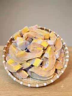 Hình ảnh 1 khay cá tầm tươi 500g