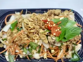 Hình ảnh Gỏi Gà Thả Vườn Nguyên Con Lớn Sốt Mắm Tắc