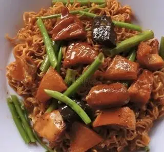 Hình ảnh Mì xào phá lấu