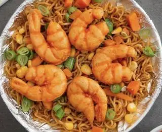 Hình ảnh mì trộn indomie tôm surimi