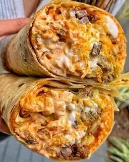 Tacos mì cay gà Hàn Quốc - 59.000 ₫ tại Tacos - Ăn Vặt Nhà Gấu - Vinhomes Grand Park
