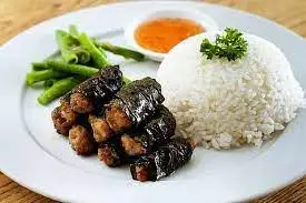 Hình ảnh Cơm thịt cuốn lá lốt - gà rang gừng - rau xào