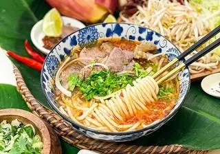 Bún Bò Huế - 55.000 ₫ tại Bánh Canh Giò Heo Gò Vấp - Nguyễn Tuân
