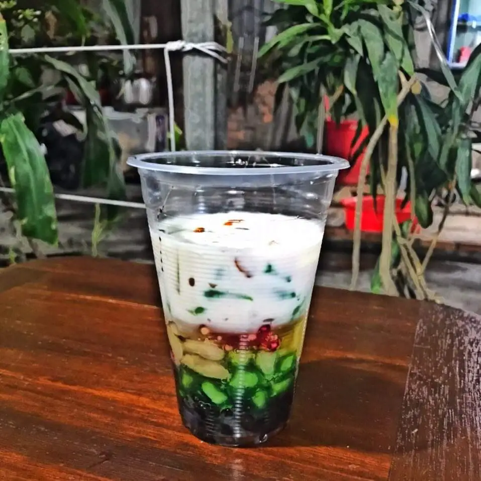 Chè 3 màu  - 29.000 ₫ tại Quyên - Chè Thập Cẩm Và Sâm Bổ Lượng - Nguyễn Cư Trinh