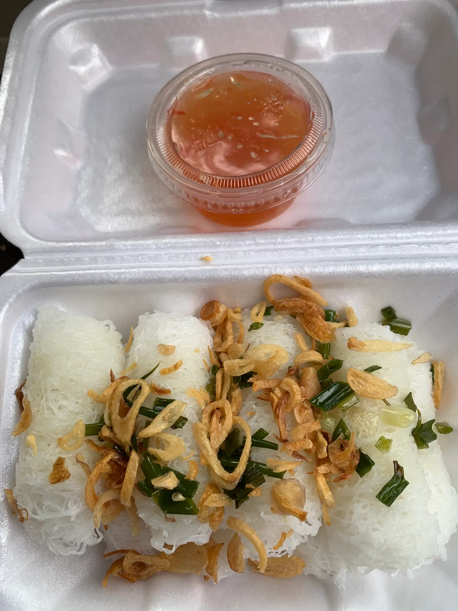 Bánh Hỏi thêm 1 hộp - 22.900 ₫ tại Bánh Cuốn, Bánh Hỏi Heo Quay & Bún Thịt Nướng - Trần Quang Cơ