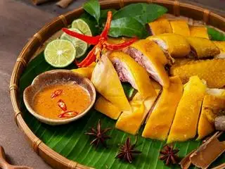 Gà ủ muối 1/2 con chặt sẵn +1 pepsi - 139.000 ₫ tại K.T Food - Gà Ủ Muối Hoa Tiêu & Chân Gà Sốt Thái - Trần Quang Cơ