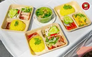 Combo1: Cơm gà HN + Cơm heo quay + Cơm xá xíu QĐ + Canh cải ngọt thịt bằm  - 242.000 ₫ tại Cơm Gà Hải Nam 415 - Cô Giang