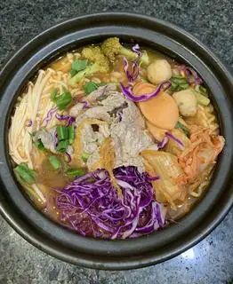 Hình ảnh Mì cay kim chi bò