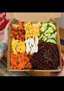 Hình ảnh box gà 6 vị + mỳ tương đen