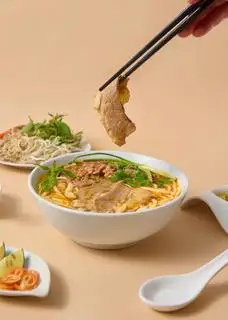 BÚN BÒ HUẾ ( TÁI+NẠM) - 72.000 ₫ tại Bún Bò Huế O Xưa - Đường Số 11N
