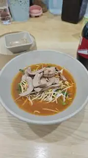 Hình ảnh Mì chua cay  bầu dục