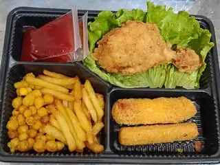 Hình ảnh set ăn vặt 1 tặng trà sâm dứa