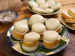 bánh dày kẹp chả - 18.000 ₫ tại Bánh Dày Giò Chả - Trần Hữu Trang