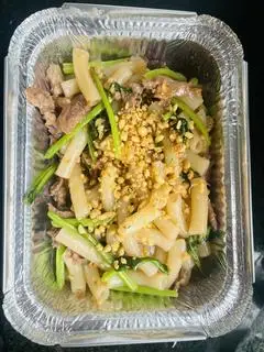 Hình ảnh nui xào bò 