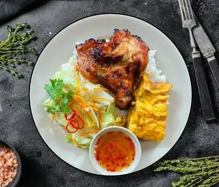Hình ảnh Cơm tắm đùi gà