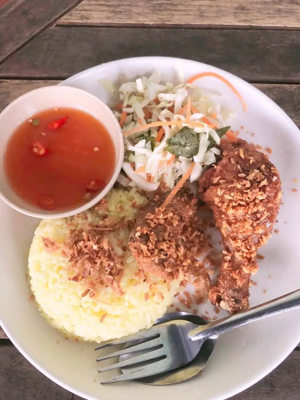 Combo cơm gà chiên - Nước ép  - 85.000 ₫ tại Cơm Gà Mắm Gừng & Mì Trộn Đêm 24h - Huỳnh Đình Hai