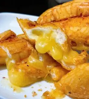Hình ảnh Bánh mì ong vàng muối ớt