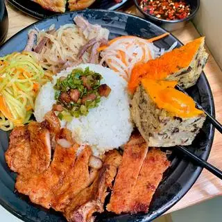 Hình ảnh Cơm Tấm Sườn Bì Chả Trứng